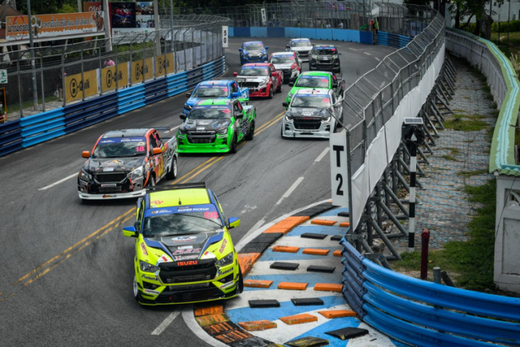 first round  of race series  draws to a close