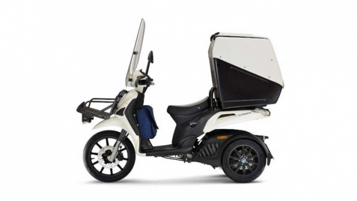 the piaggio mymover is a cute delivery three-wheeled moped