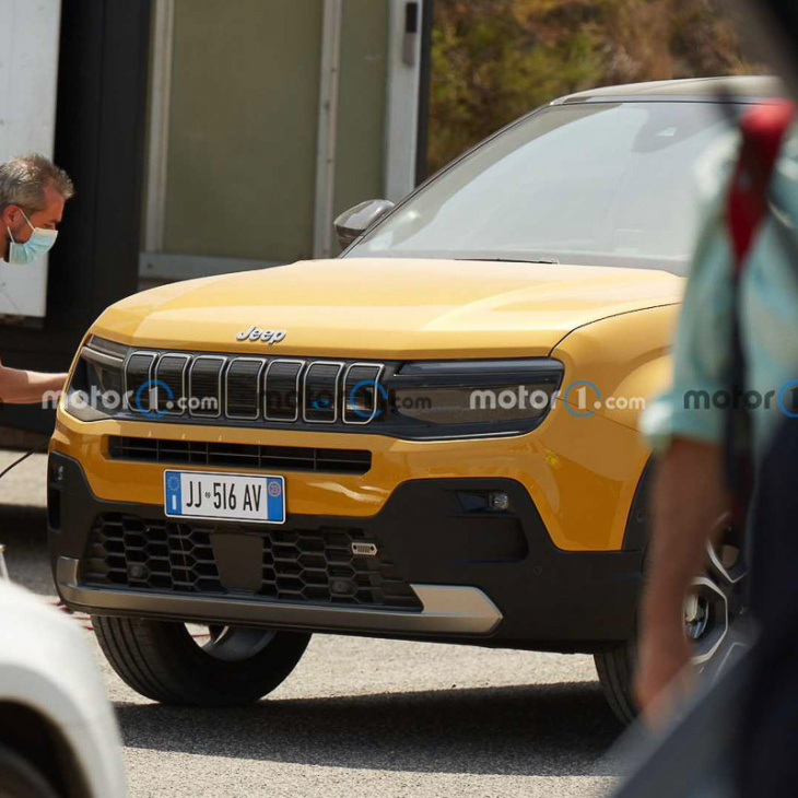android, new jeep compact suv spied undisguised for the first time