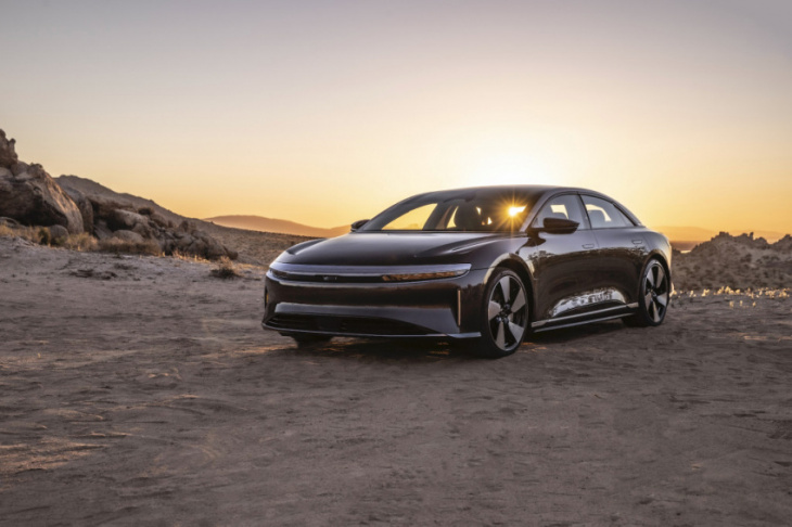review: 2022 lucid air grand touring plays follow-the-leader