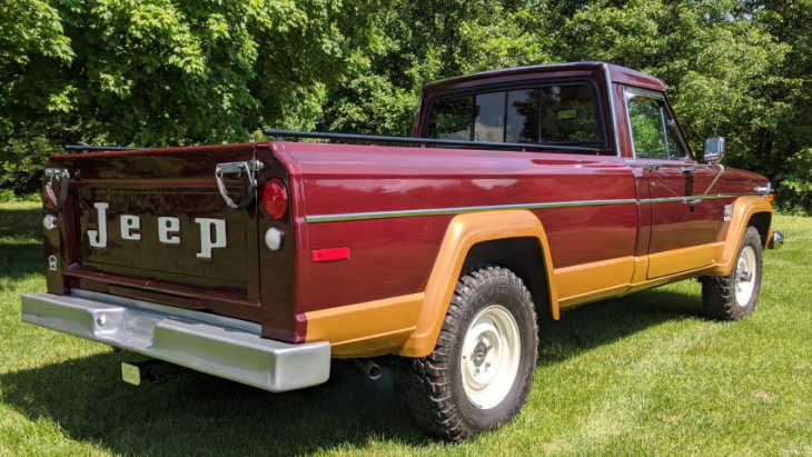 the jeep j4000 gets a thumbs up from gladiator fans
