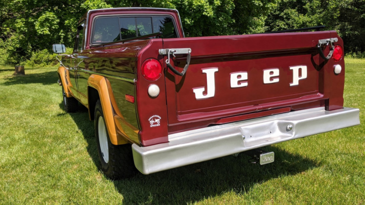 the jeep j4000 gets a thumbs up from gladiator fans