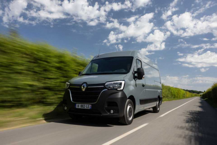 latest renault master e-tech boosted with longer range