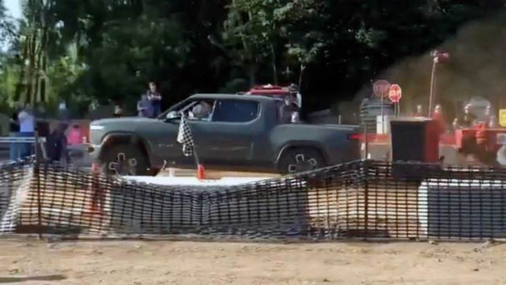 rivian r1t is quietly impressive during tractor pull