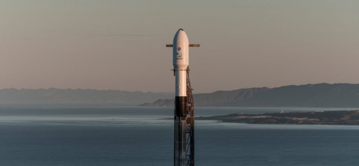 spacex starlink launch to smash california pad turnaround record