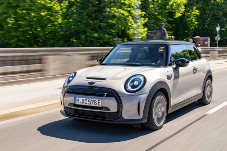 mini cooper se made drivable for people with disabilities