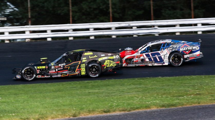 nascar mods & wall of champions induction set for riverhead raceway