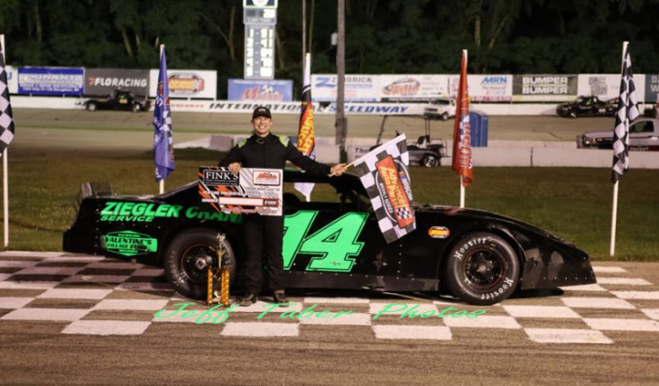 riddle wins no. 6 of the season at madison
