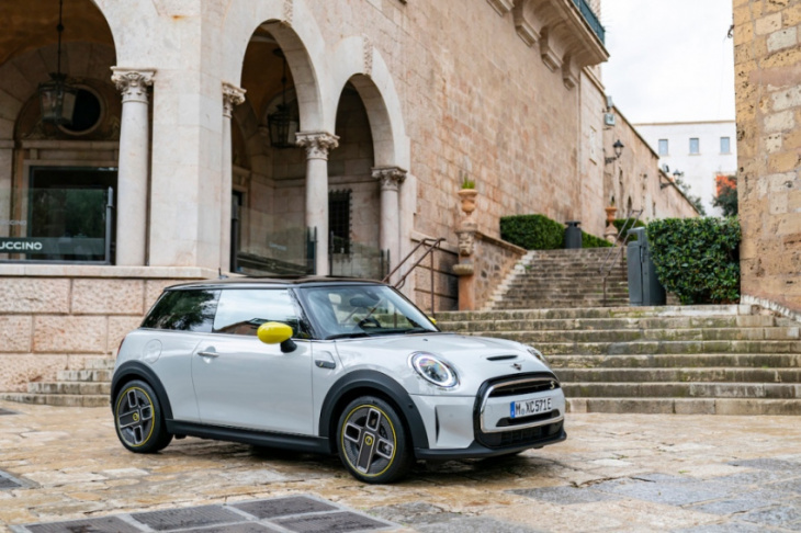 android, does the 2023 mini cooper have android auto?