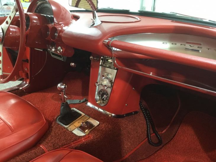 restored 1962 corvette being sold at classic car auction's sioux falls event this weekend