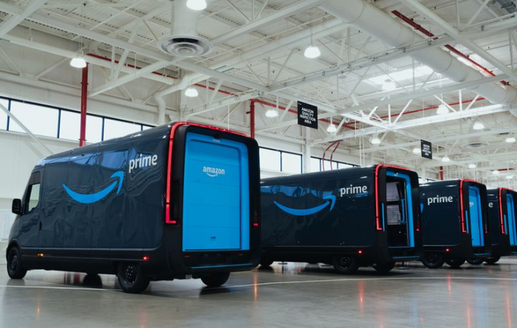 amazon, amazon hits road with first of 100,000 rivian electric delivery vans