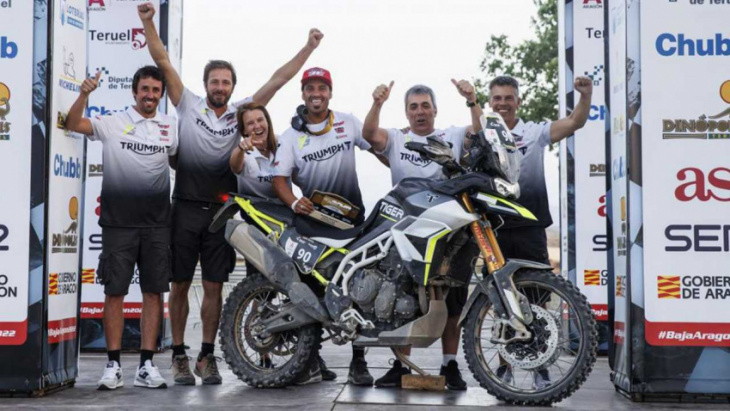 iván cervantes and triumph tiger 900 win baja aragón trail class