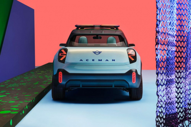 mini aceman concept brings video-game spunk to classic silhouette