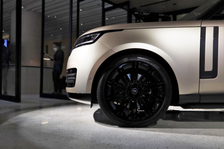 first look: the all-new range rover has arrived on singapore shores