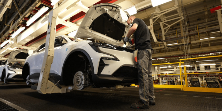 refactory flins: renault skills up for the circular economy