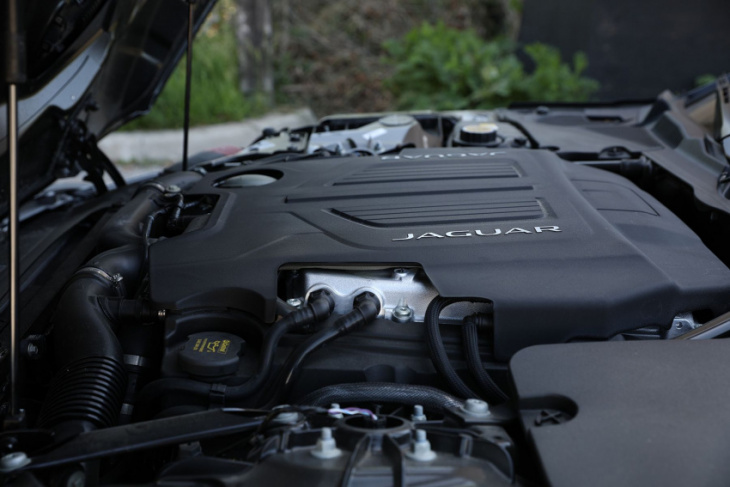 luxury review: 2022 jaguar f-type r 450 convertible