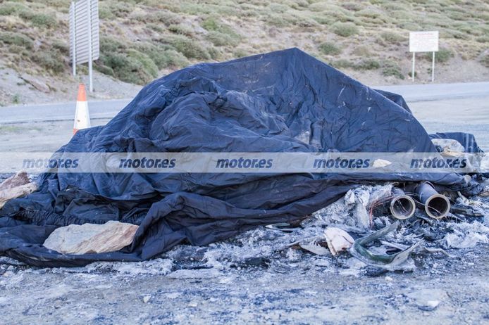 corvette e-ray burn down: massive fire destroys prototype hybrid