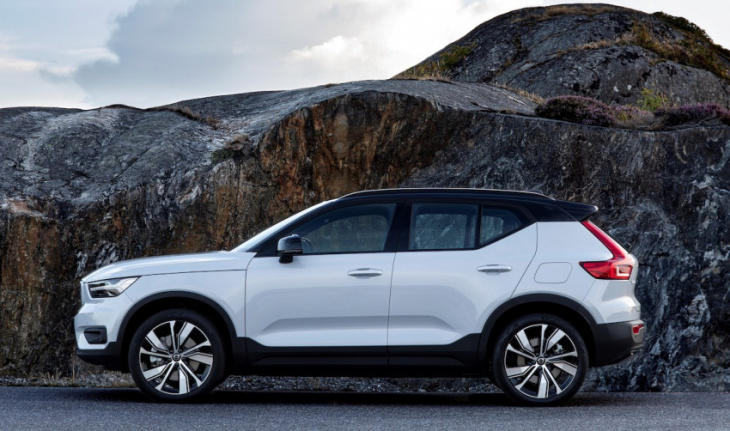 4 advantages the 2022 volvo xc40 recharge has over the bmw i4