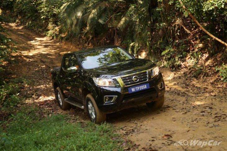 used nissan navara np300 - 5-year old ones at rm 80k, cheaper alternative to the hilux but is it better?