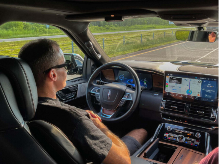 review: 2022 lincoln navigator’s activeglide system cruises into second place