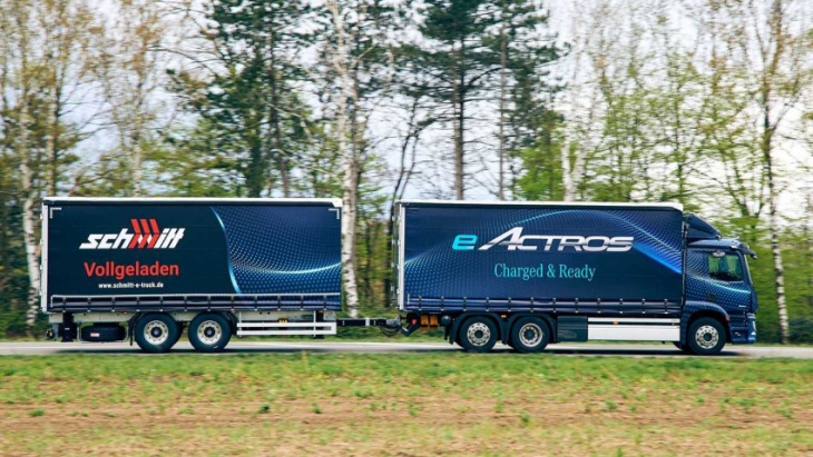 mercedes-benz trucks launches eactros with a trailer