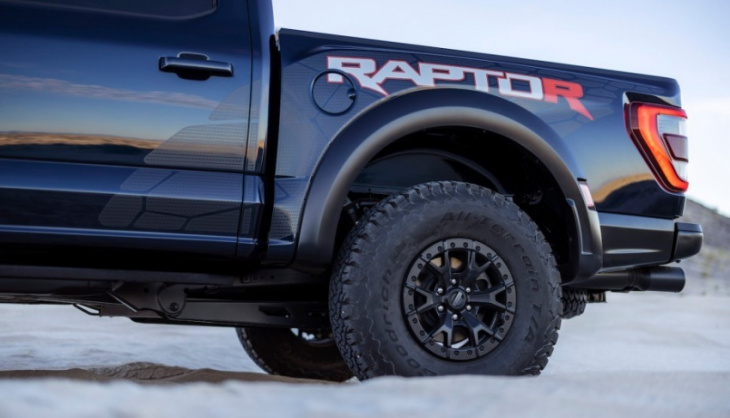 is the 2023 ford f-150 raptor r really worth $30k more than the ram 1500 trx?