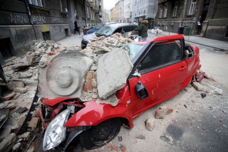 how to, how to drive safe in an earthquake