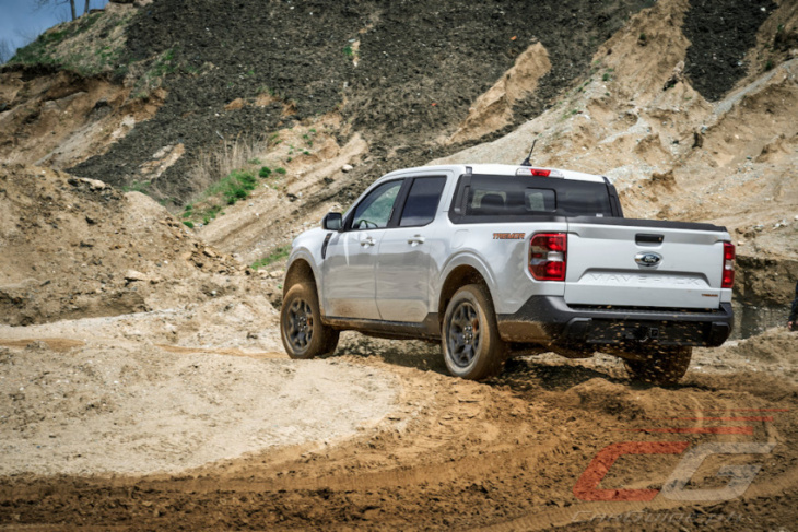 ford upgrades maverick compact pickup with beefy new off-road package for 2023