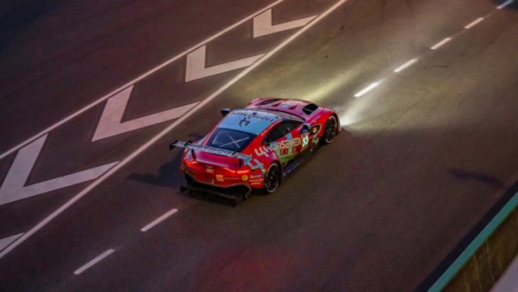 your very brief beginner's guide to the le mans 24 hour race