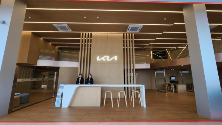 kia strengthens presence in klang valley with new glenmarie 3s centre
