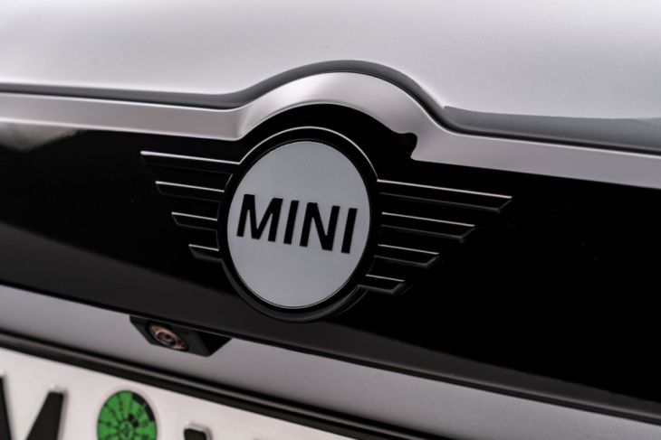mini announces four new mini editions for singapore