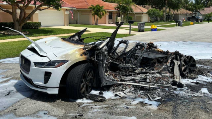 jaguar i-pace spontaneously catches fire while charging in florida