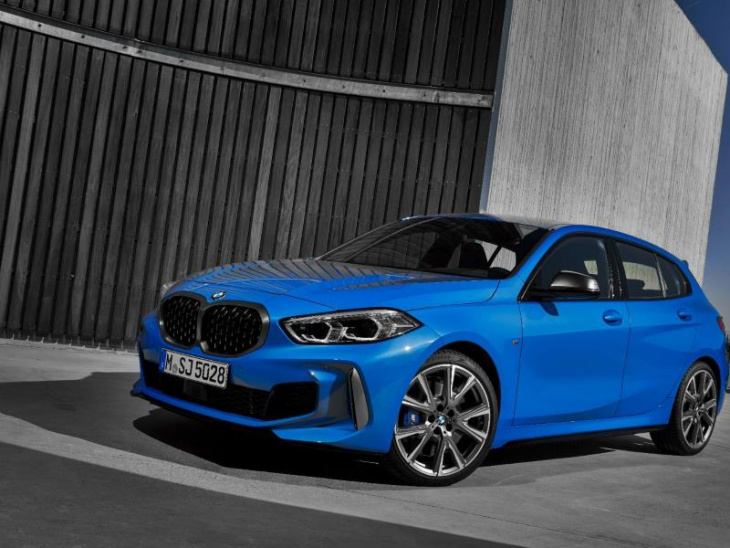 is the bmw 1 series bigger than the audi a3?