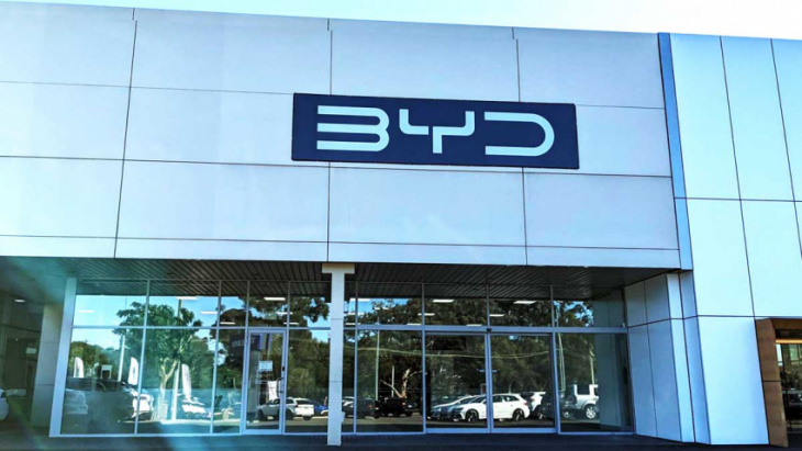 byd sets another sales record in july 2022, new centre opens