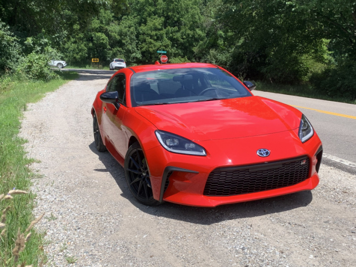 2022 toyota gr86 review: a porsche cayman for the masses