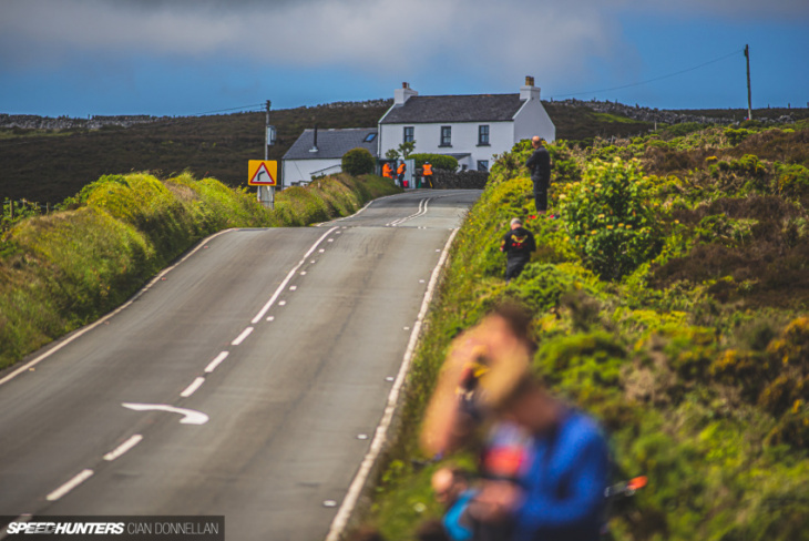 one lap of the isle of man tt course