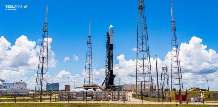 spacex aces first moon launch with a reused rocket