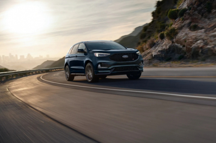 what’s the difference between a 2022 ford edge st-line and st?