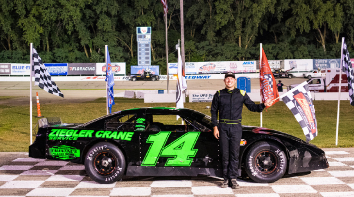 zack riddle does it again in late models