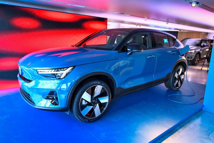 4 advantages the 2022 volvo c40 recharge has over the bmw i4