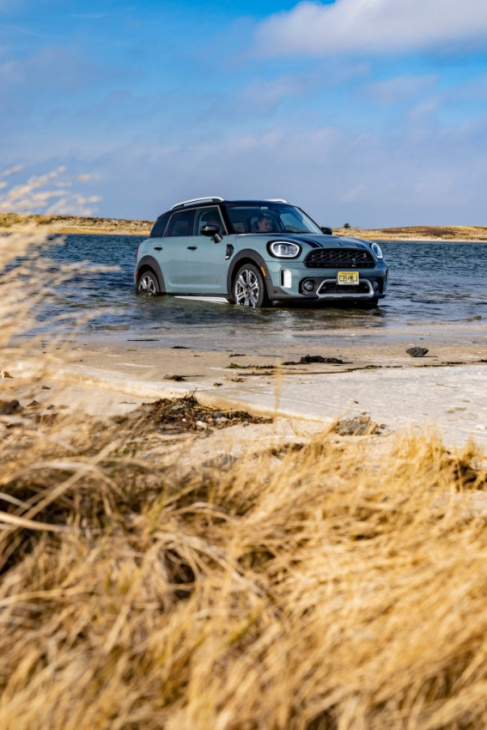 the 2022 mini countryman is the coolest small suv by a long shot