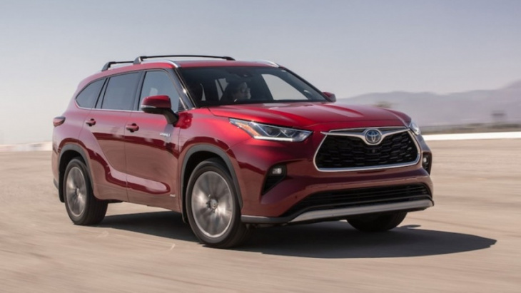 2023 toyota highlander platinum: what does this fully-loaded suv offer?