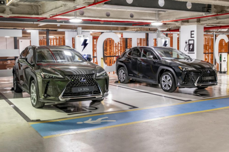 lexus says half of its australian sales are hybrid or electric in 2022