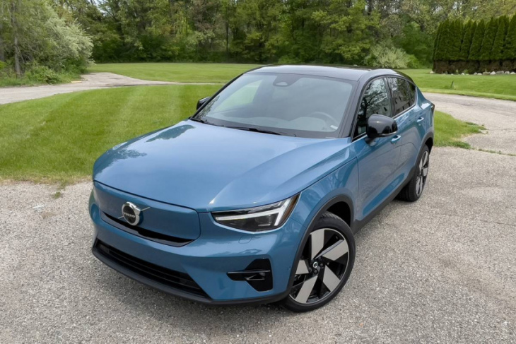 2022 volvo c40 recharge review: trading practicality for style