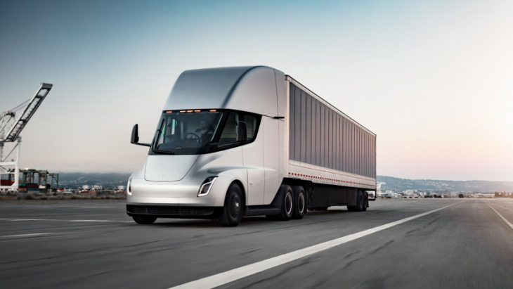 tesla semi truck coming later this year, cybertruck in 2023