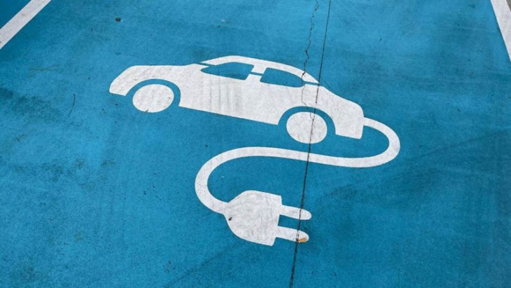 act chooses suppliers to triple its ev charging network by end of 2023
