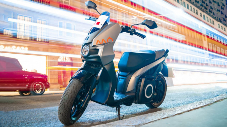 seat mó review: funky electric scooter tested in the uk