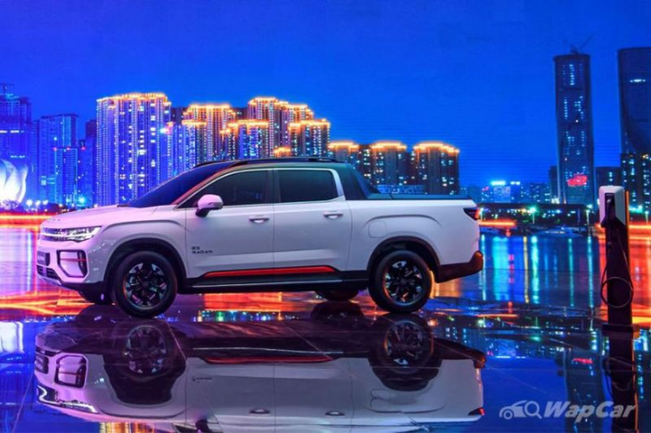 first look at geely's radar rd6 ev pick-up interior - familiar and fuss-free!