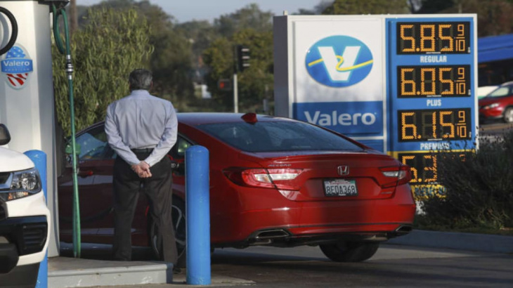 gas prices creep up after weeks of declines