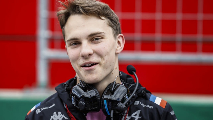 alpine says it signed oscar piastri for f1 seat — but he says it hasn't